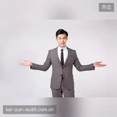 陆霆骁